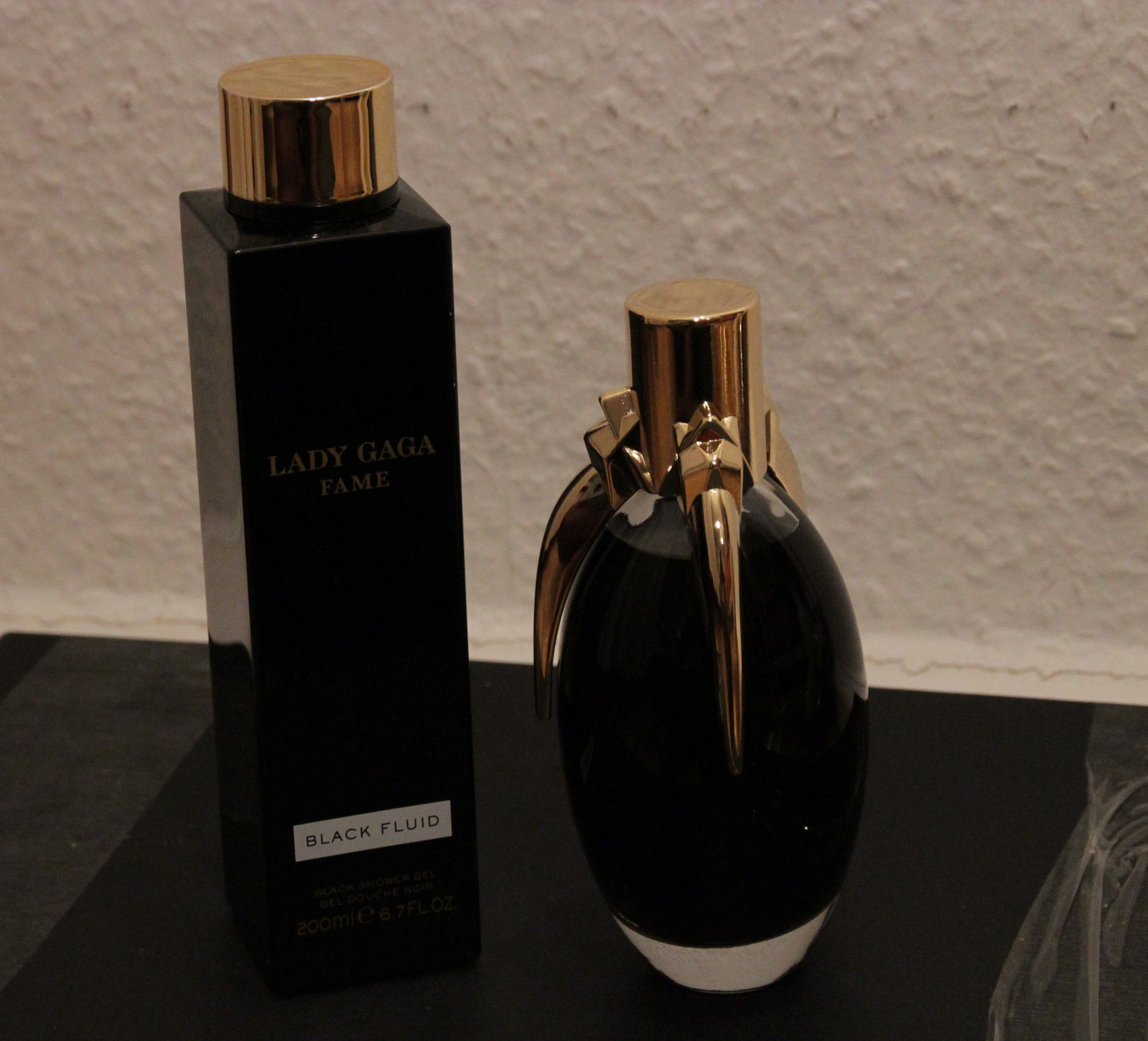 LADY GAGA FAME PERFUME REVIEW L is for Lois